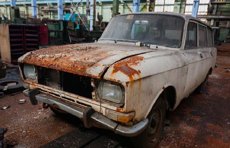 Rusty Car